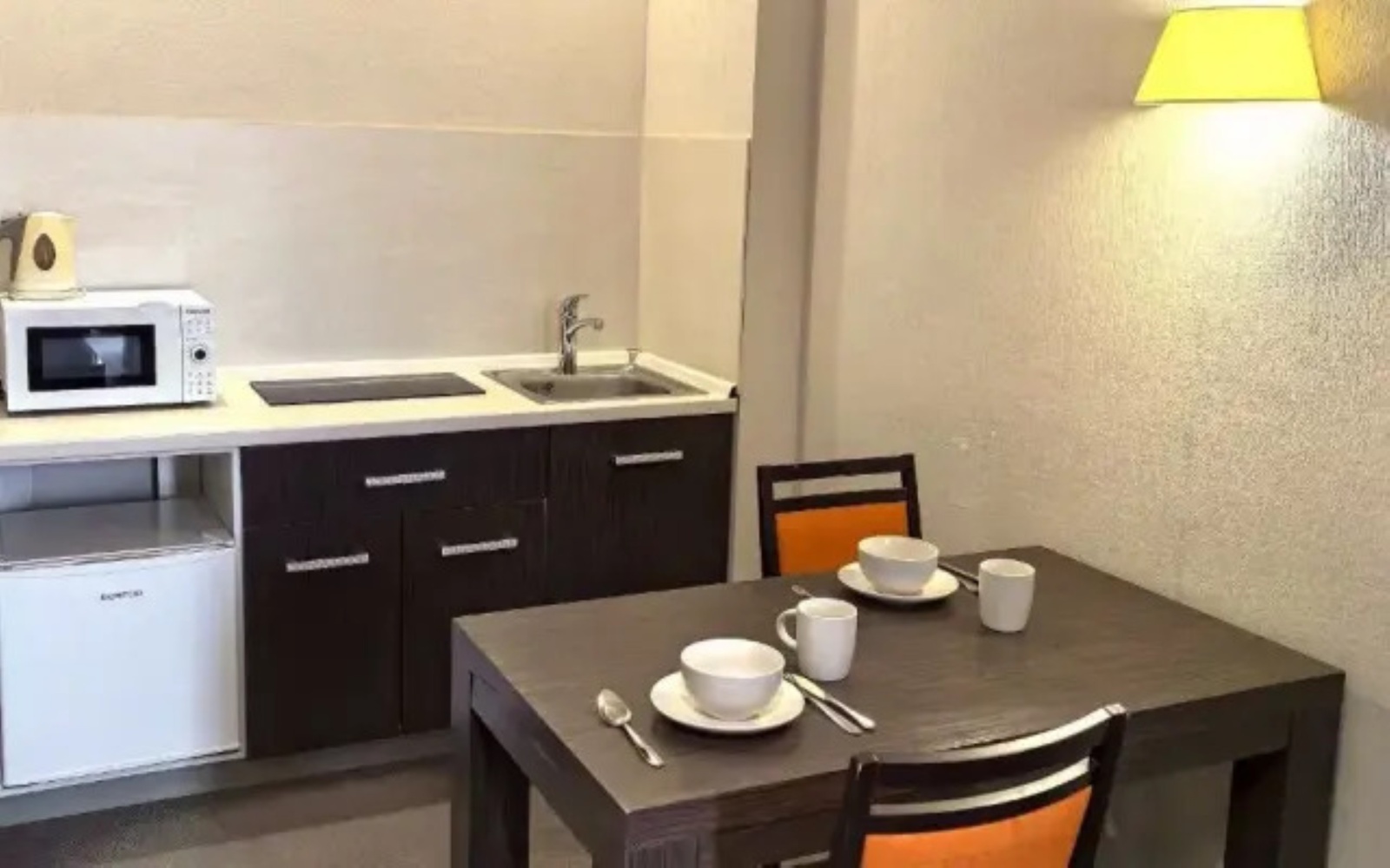 Апартаменты в здании бизнес комплекса "Зoлoтой Зaтoн"