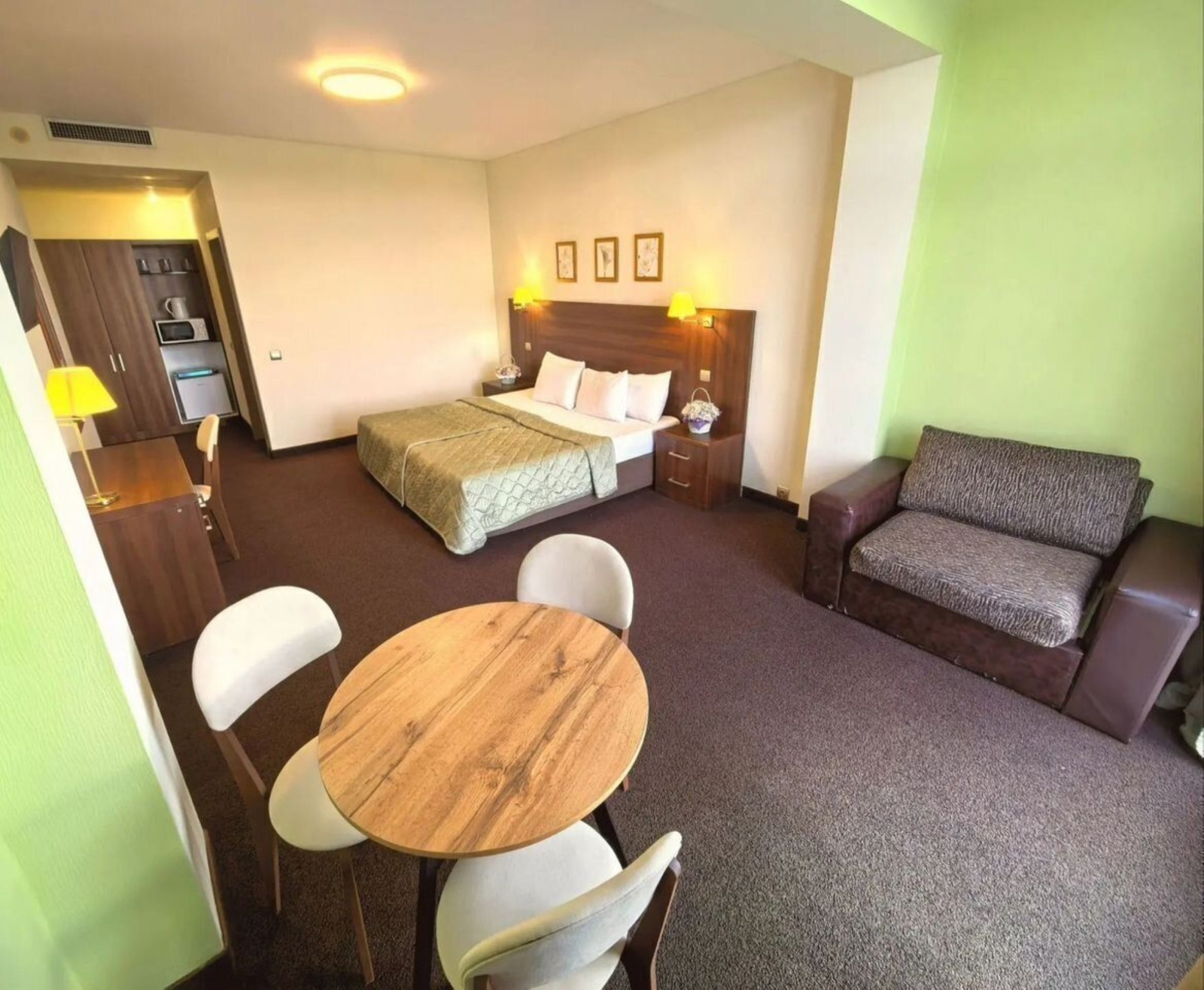 Студия в БК "Золотой Зaтoн"