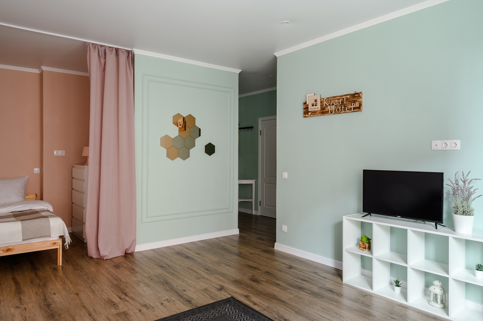 Просторная, светлая 1-ком. квартира в элитном жилом комплексе "Лазурный"!