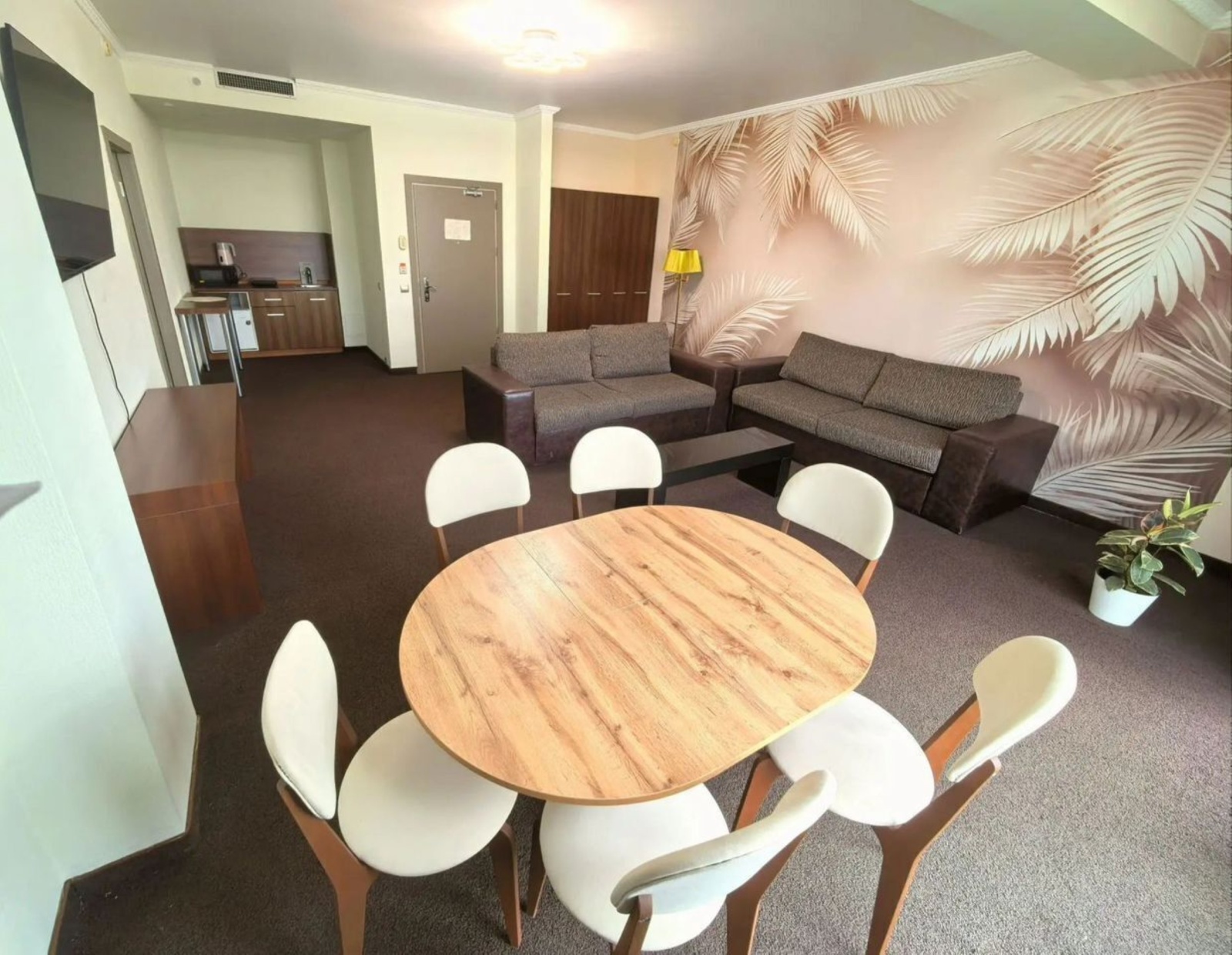 Апартаменты в БК "Зoлотой Зaтoн"