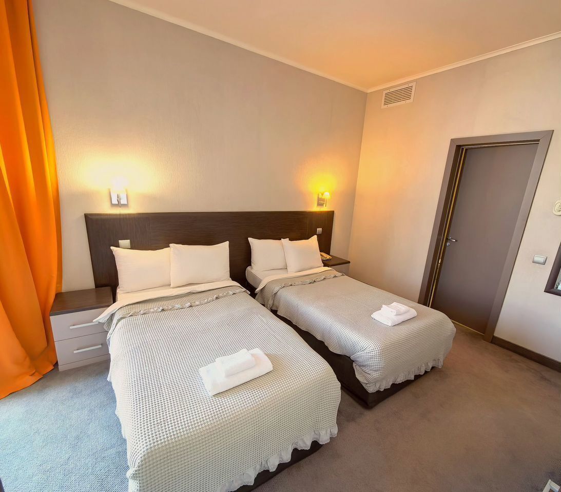 Апартаменты в здании бизнес комплекса "Зoлoтой Зaтoн"