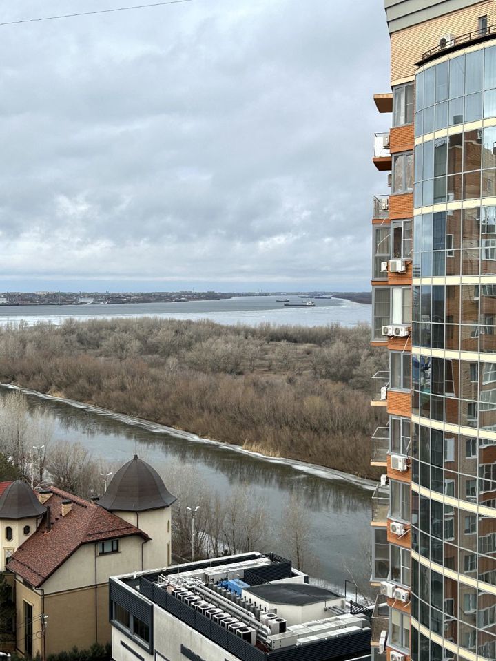 Новая евродвушка с современным ремонтом и с видом на Волгу