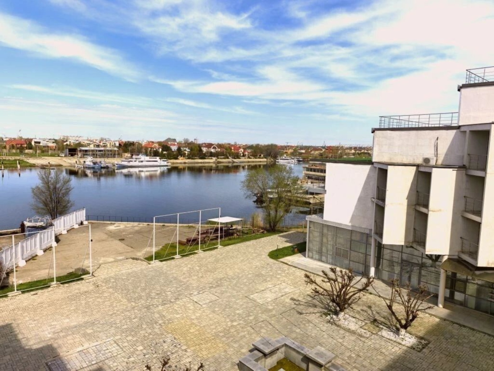 Апартаменты в БК  "Золотой Зaтoн"