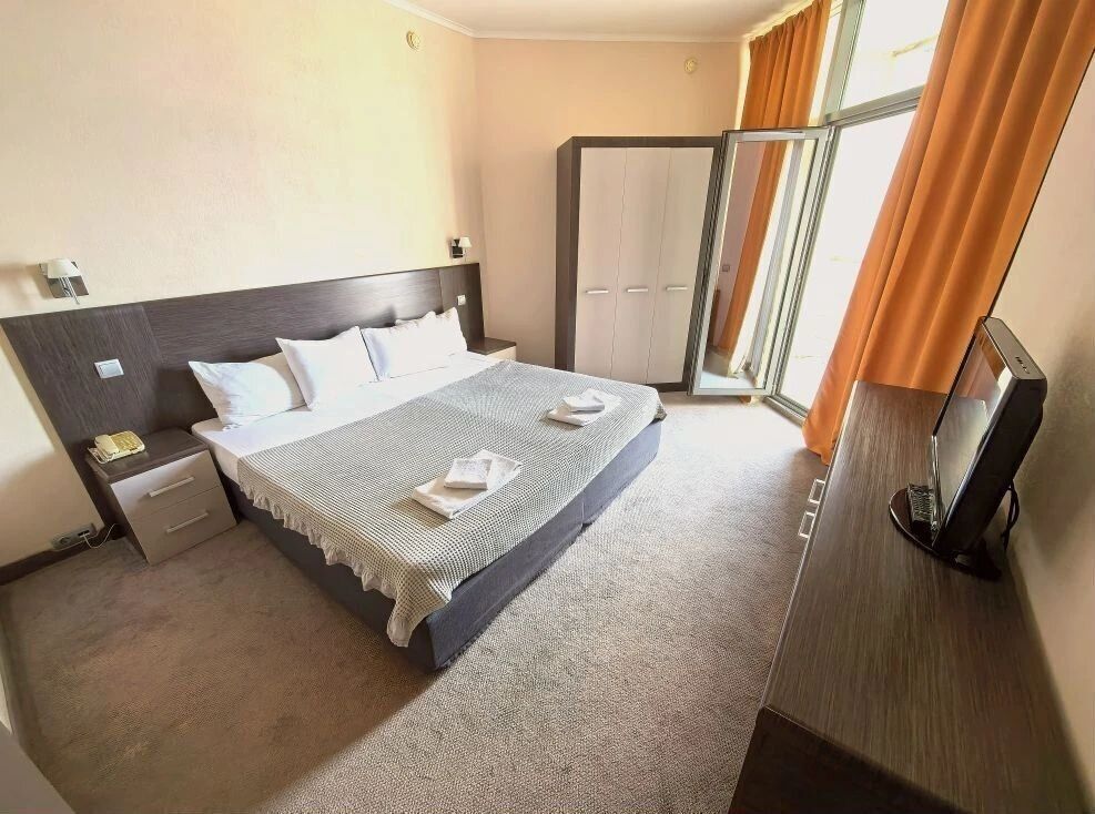 Апартаменты в здании бизнес комплекса "Зoлoтой Зaтoн"