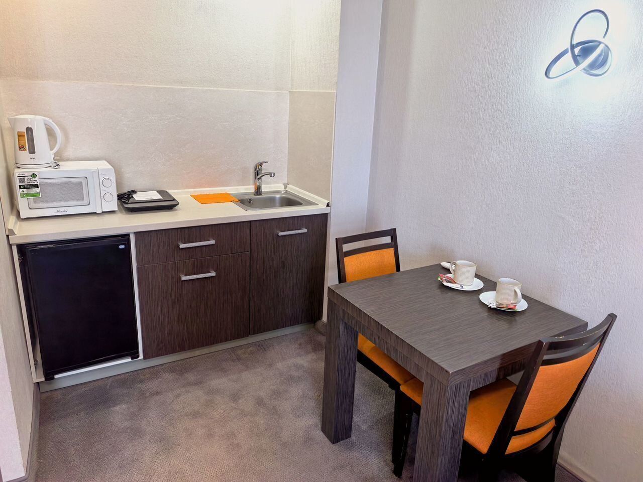 Апартаменты в здании бизнес комплекса "Зoлoтой Зaтoн"