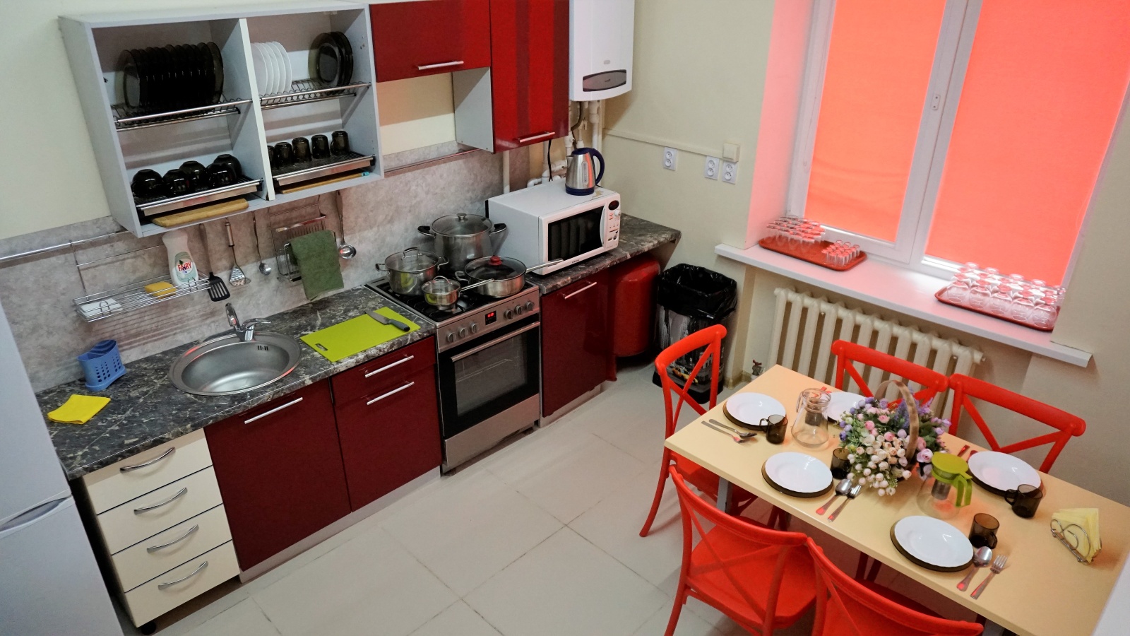 Зал и 5 изолированных комнат