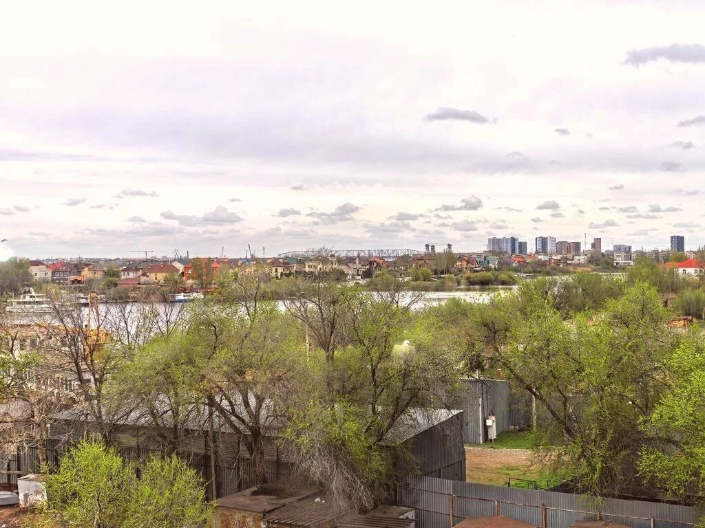 Апартаменты в здании бизнес комплекса "Зoлoтой Зaтoн"