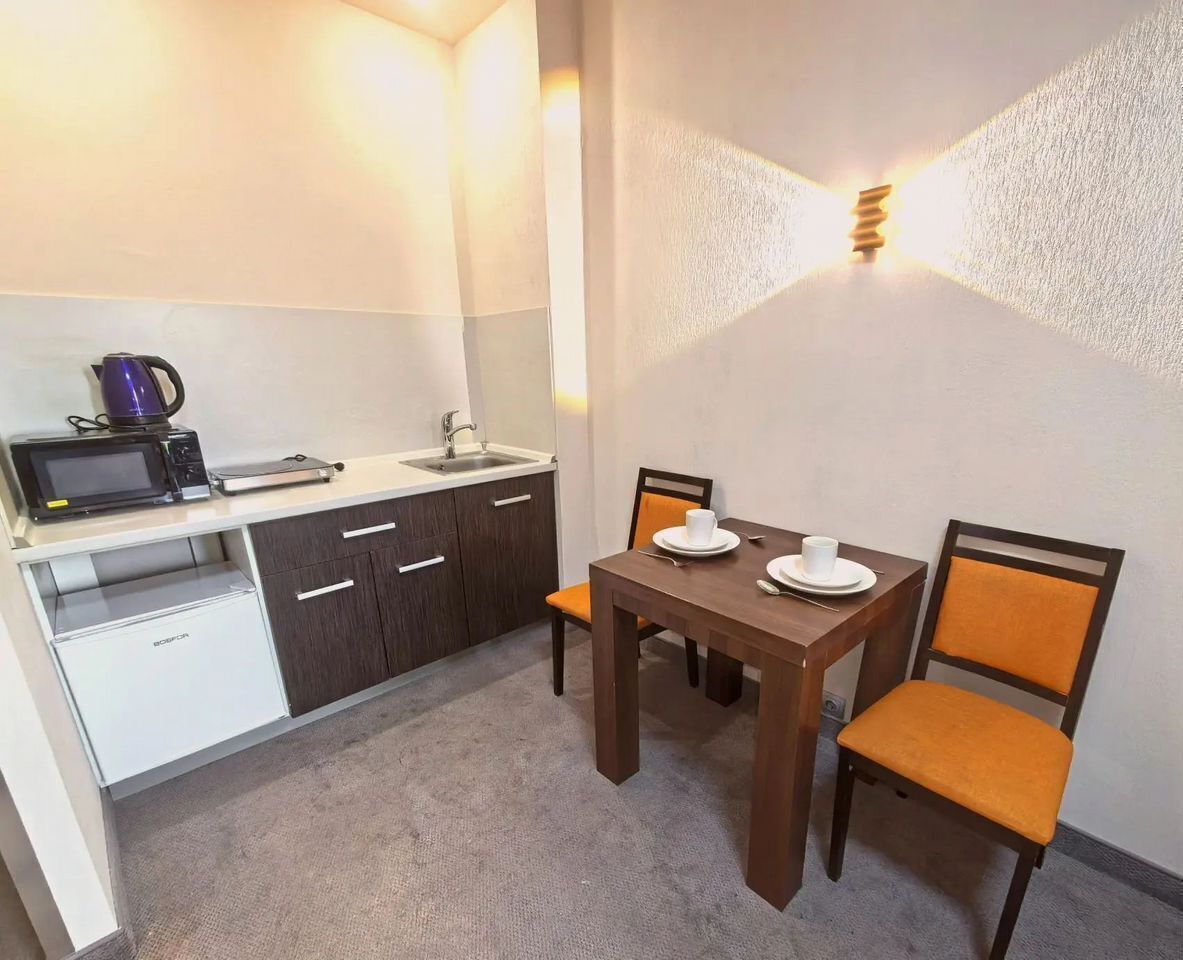 Апартаменты в здании бизнес комплекса "Зoлoтой Зaтoн"