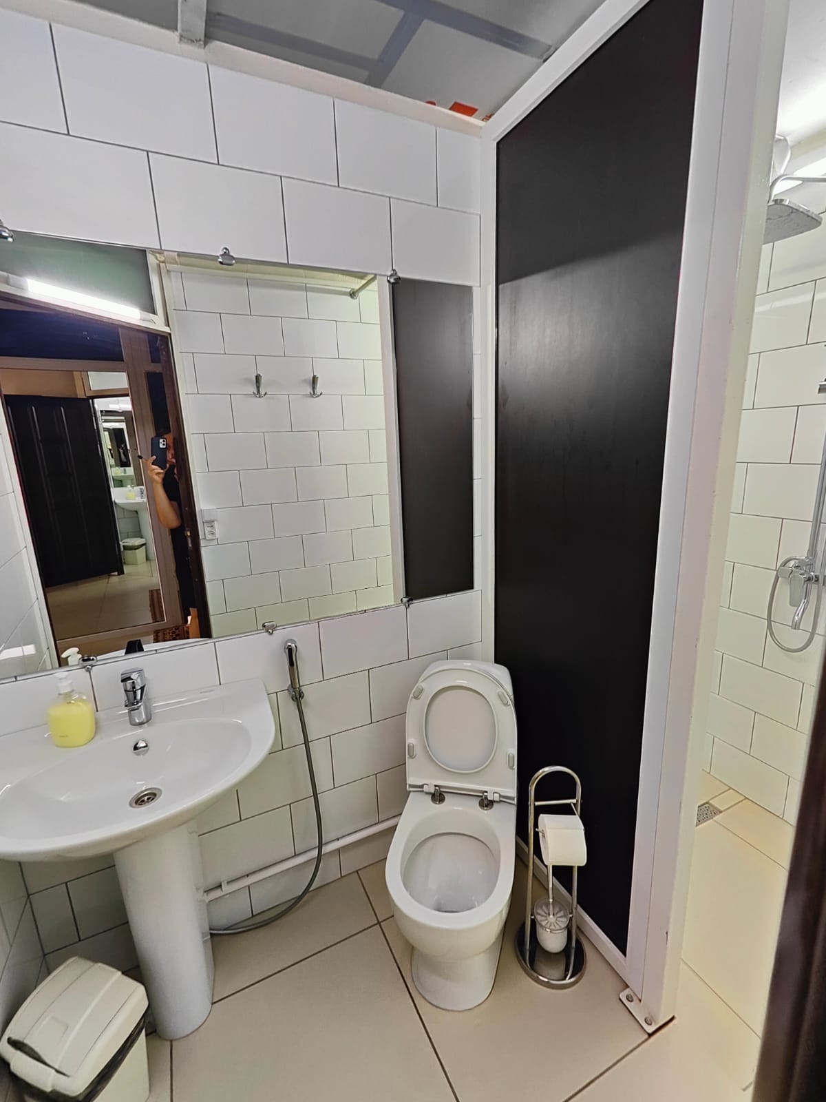 Зал и три изолированные комнаты