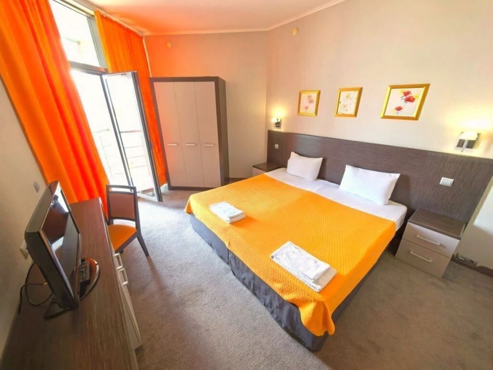 Апартаменты в БК  "Золотой Зaтoн"