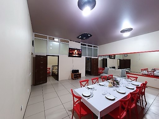 Зал и 5 изолированных комнат