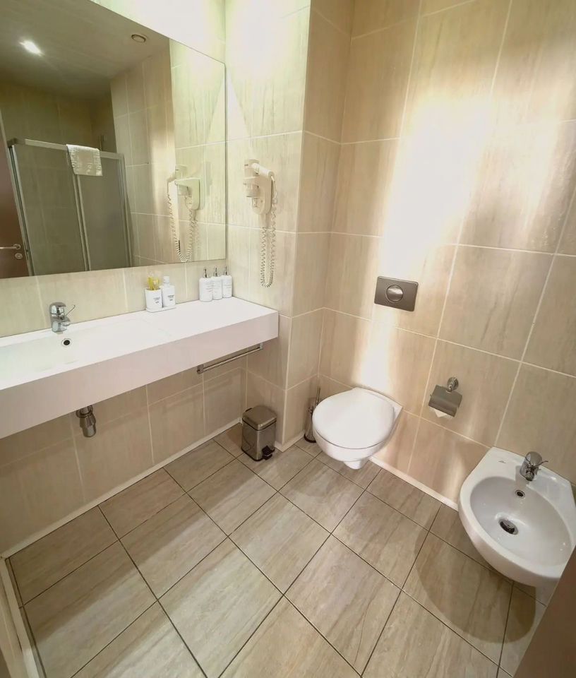 Апартаменты в здании бизнес комплекса "Зoлoтой Зaтoн"