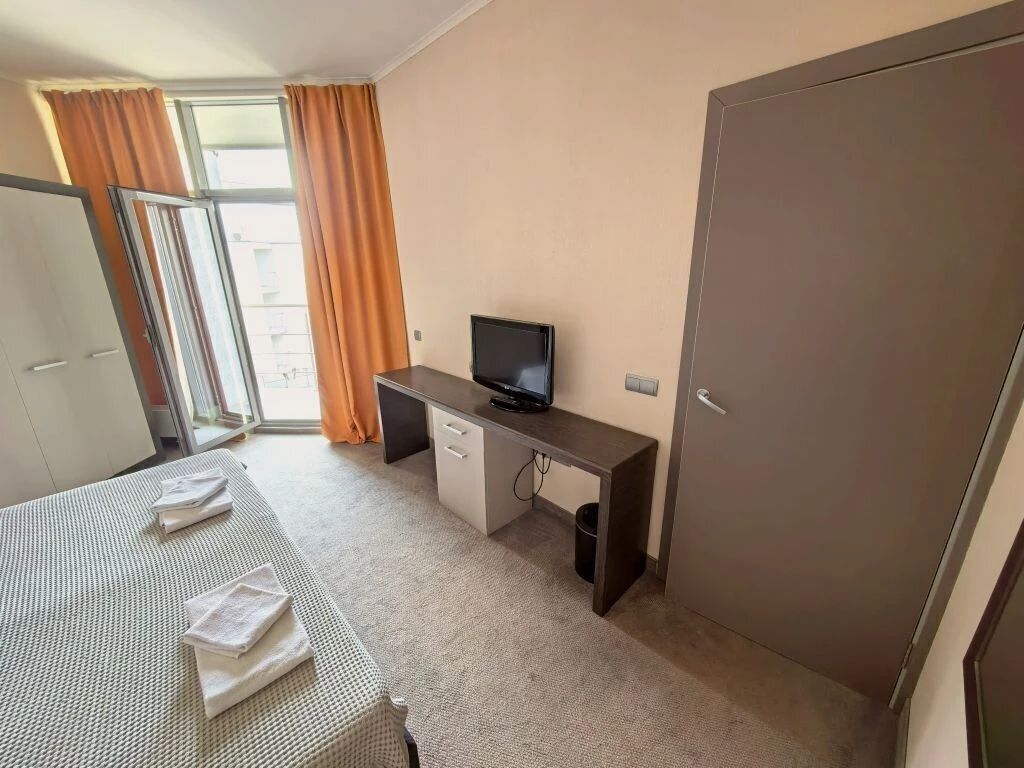 Апартаменты в здании бизнес комплекса "Зoлoтой Зaтoн"