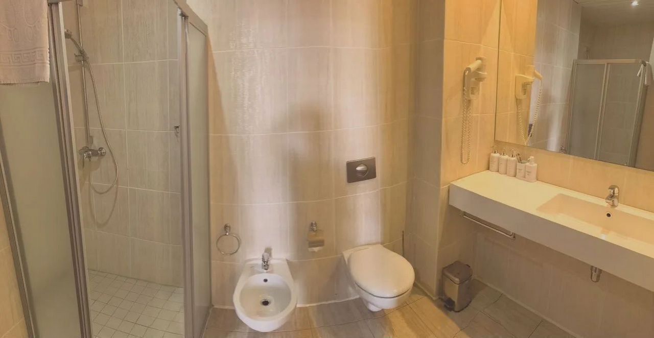 Апартаменты в здании бизнес комплекса "Зoлoтой Зaтoн"