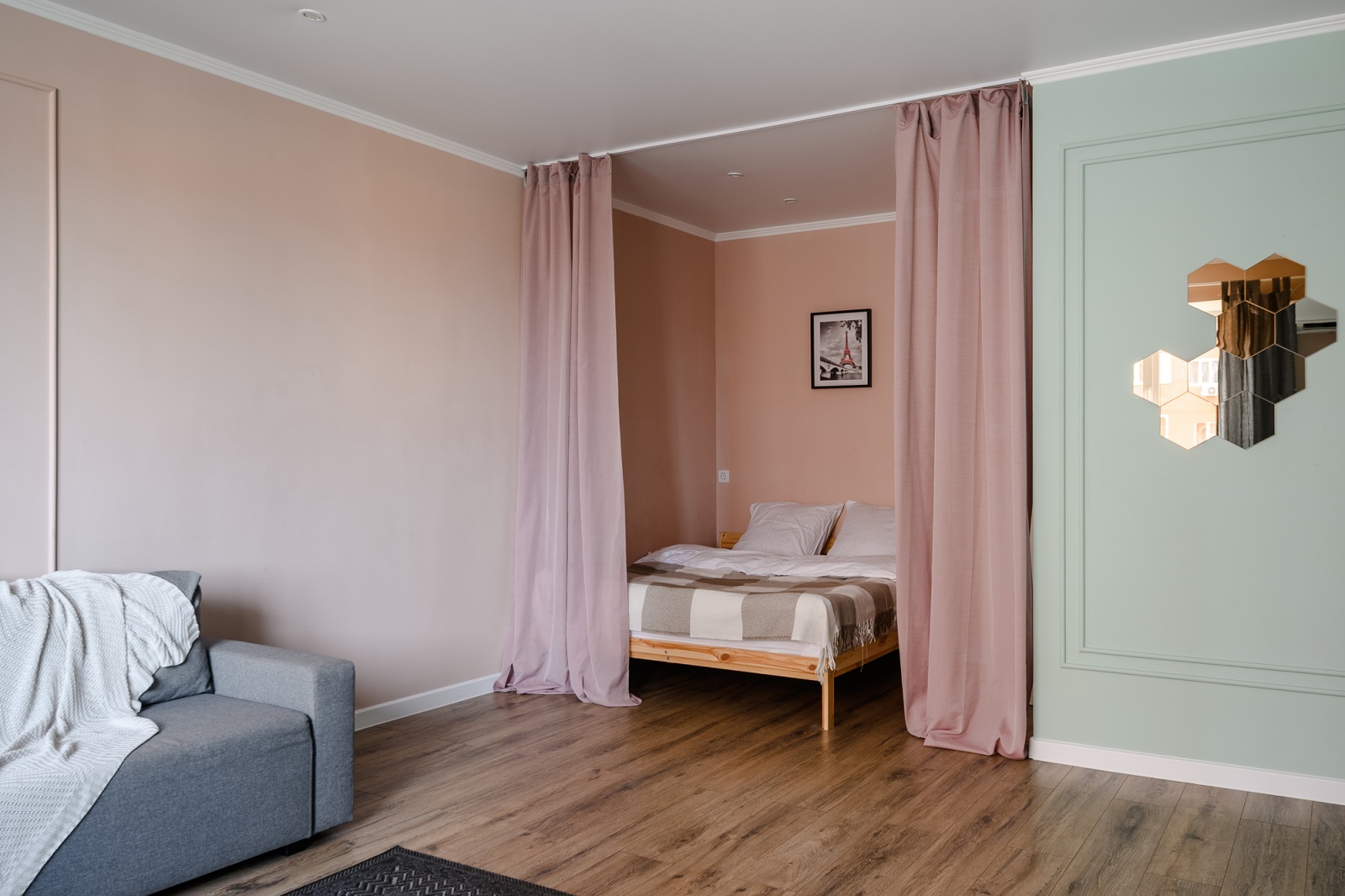 Просторная, светлая 1-ком. квартира в элитном жилом комплексе "Лазурный"!